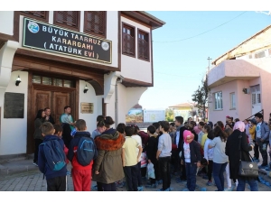 Atatürk Evi Ve Kocatepe’ye Ziyaretçi Akını