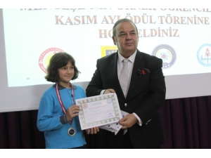 Menteşe’de Örnek Öğrenciler Ödüllendirildi