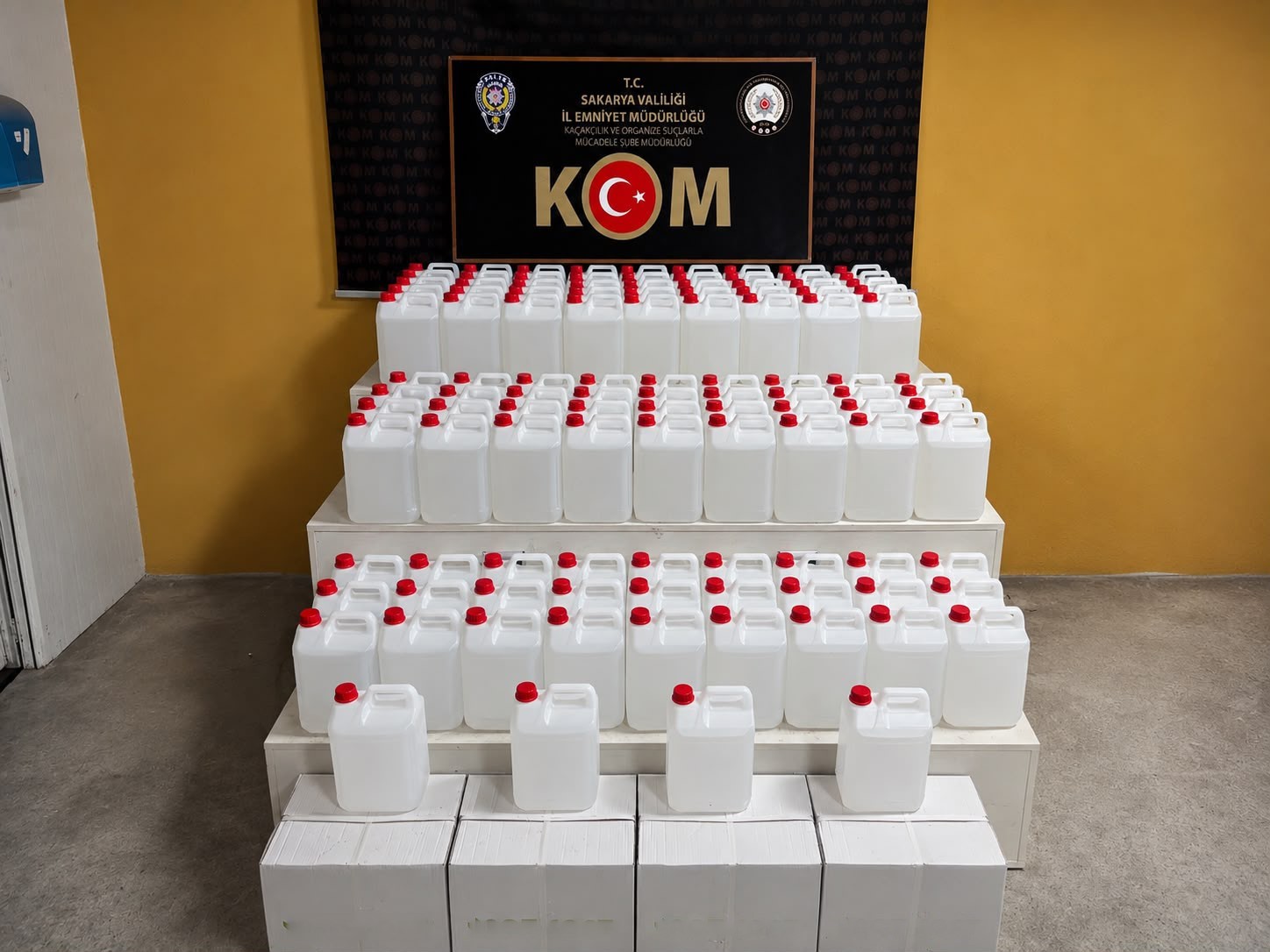 istanbul-dan-ankara-ya-1-tonluk-etil-alkol-sevkiyati-sakarya-da-engellendi