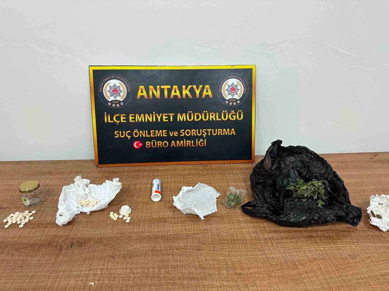 antakya-da-3-supheli-uyusturucuyla-yakalandi