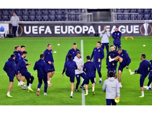 Fenerbahçe Maç Saatini Beklemeye Başladı