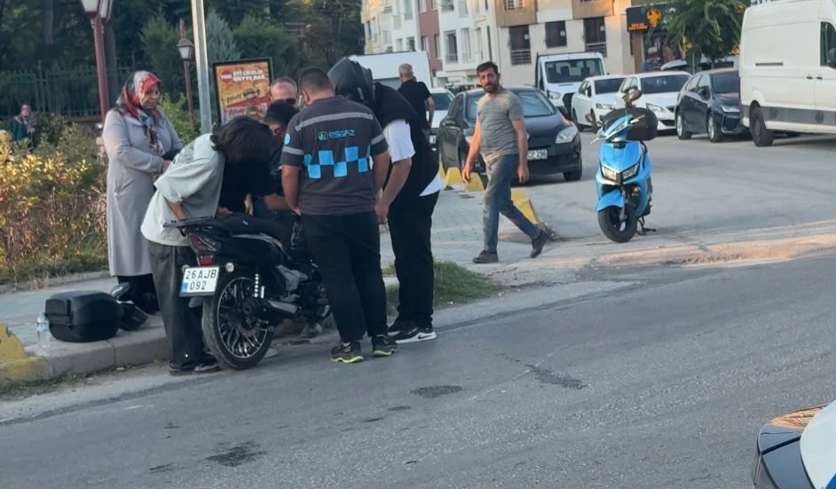 eskisehir-de-2-motosiklet-carpisti-1-yarali