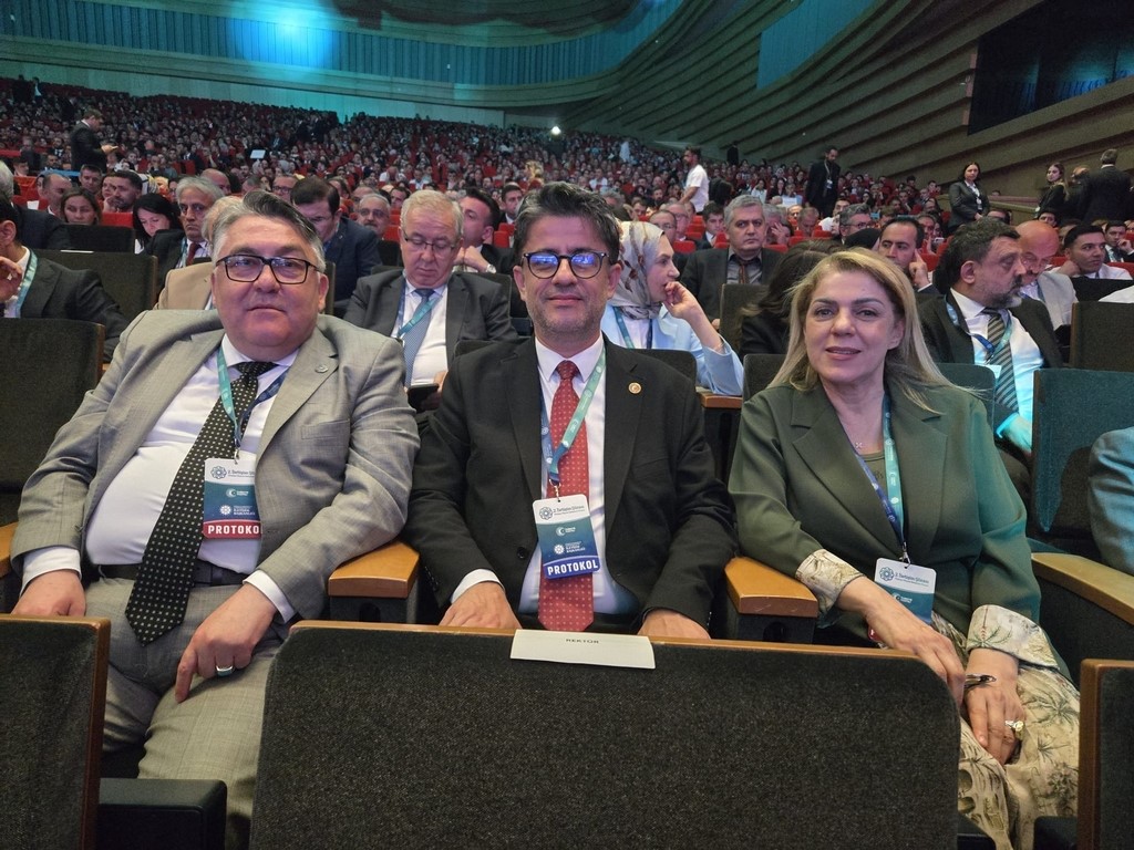 rektor-ozolcer-2-iletisim-surasi-na-katildi