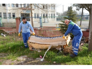 Kartepe Belediyesi Evsel Atıkları Topluyor