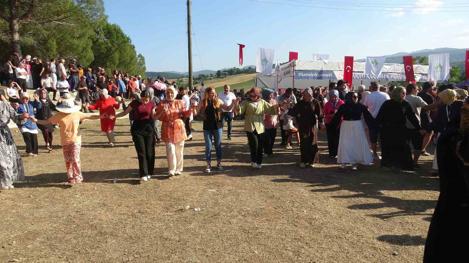313-yillik-karadede-panayiri-na-binlerce-kisi-akin-etti