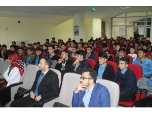 Akdağmadeni’nde Kitap ’Oku-yorum’ Etkinliği Düzenlendi