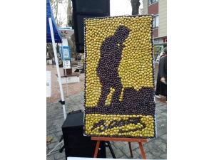 Zeytinden Atatürk Portresi