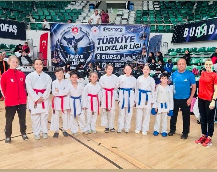 karate-sampiyonasinda-eskisehir-ruzgari