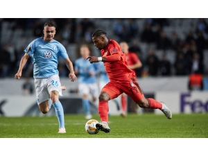 Lens Ve Hakan Çalhanoğlu Avrupa’da Haftanın Futbolcusu Olmaya Aday