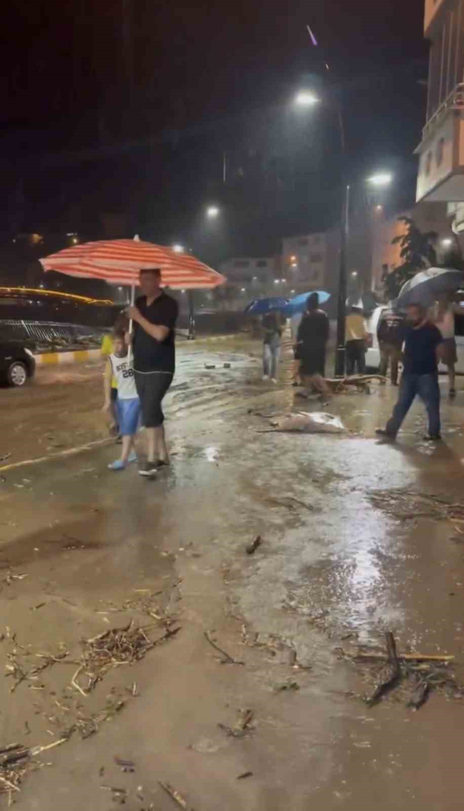 giresun-da-siddetli-yagislar-sonrasi-derelerin-su-seviyesi-yukseldi