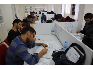 Haliliye’de Gençler Kütüphanelerde Sınava Hazırlanıyor