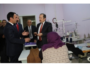 Vali Pehlivan, Halk Eğitim Merkez’ini Ziyaret Etti