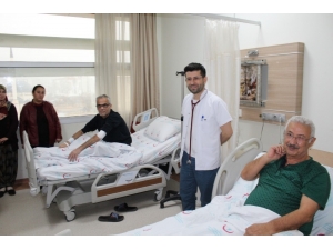 Niğde’de 2 Hastaya Bacak Damarlarından Anjio Yapıldı