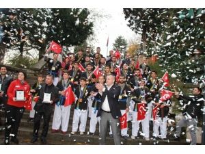 Alpagutlar Azerbaycan’dan Zaferle Döndü