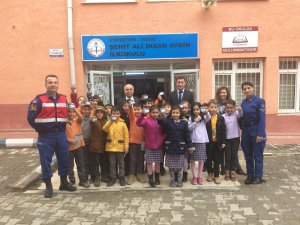 Öğrenciler Trafik Seminerleri İle Öğreniyor