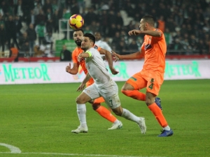 Spor Toto Süper Lig: Atiker Konyaspor: 0 - Aytemiz Alanyaspor: 0 (İlk Yarı)