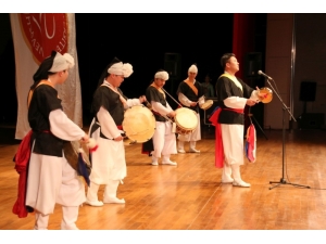 Nevü’de Kore Geleneksel Müzik Ve Dans Gösterisi Büyük İlgi Gördü