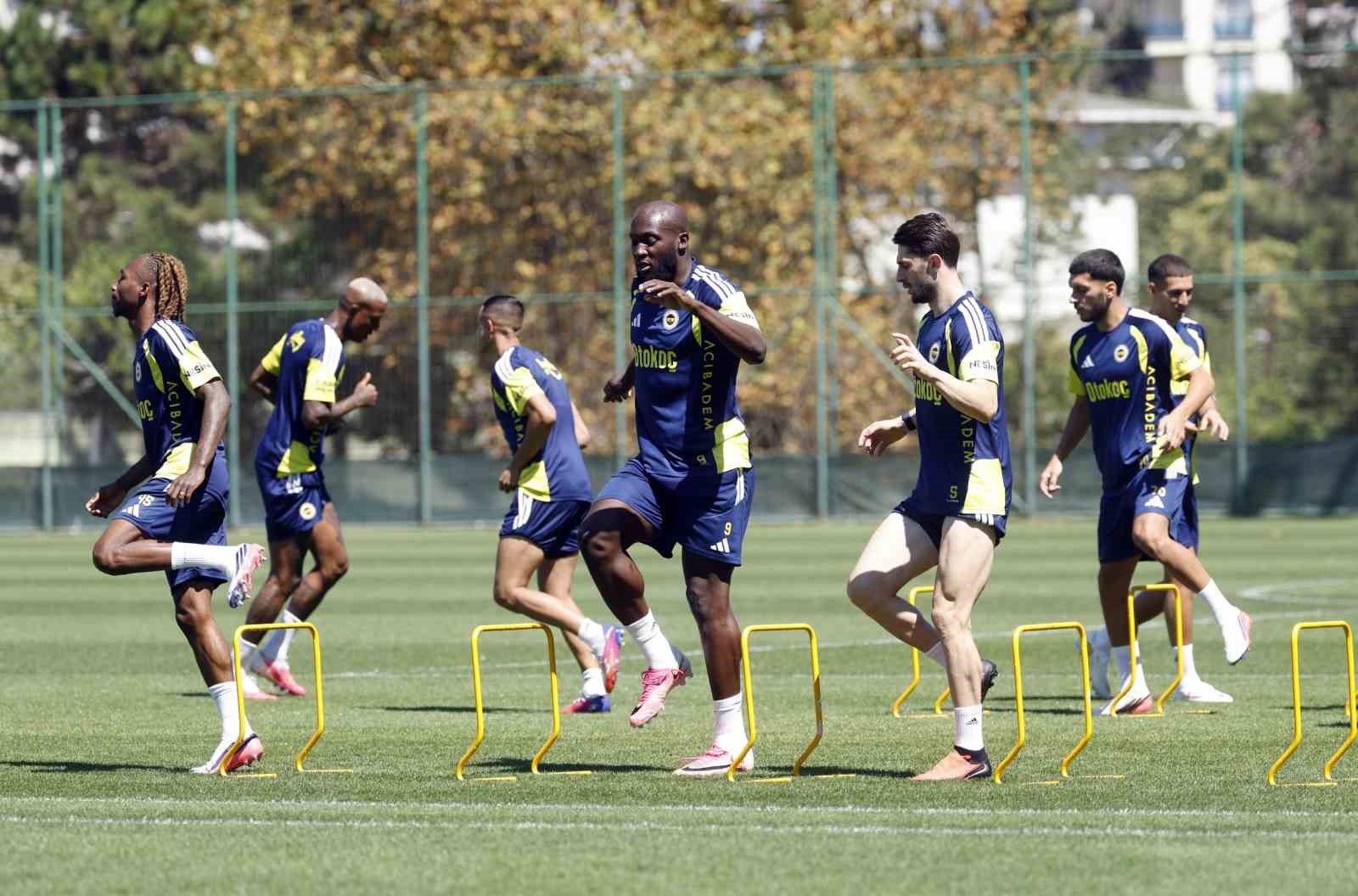fenerbahce-lyon-ile-oynayacagi-rovans-maci-hazirliklarina-basladi