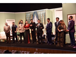 “Yalan Dolan” 4. Uluslararası Bozüyük Metristepe Tiyatro Günleri’nde