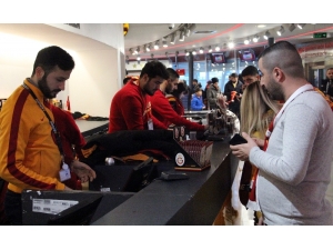 Galatasaray Taraftarları İdmana Akın Etti