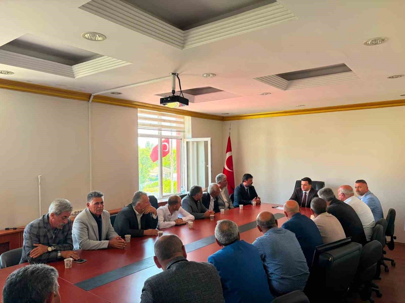 digor-da-koylerin-sorunlari-masaya-yatirildi-kaymakam-zengin-muhtarlarla-bir-araya-geldi
