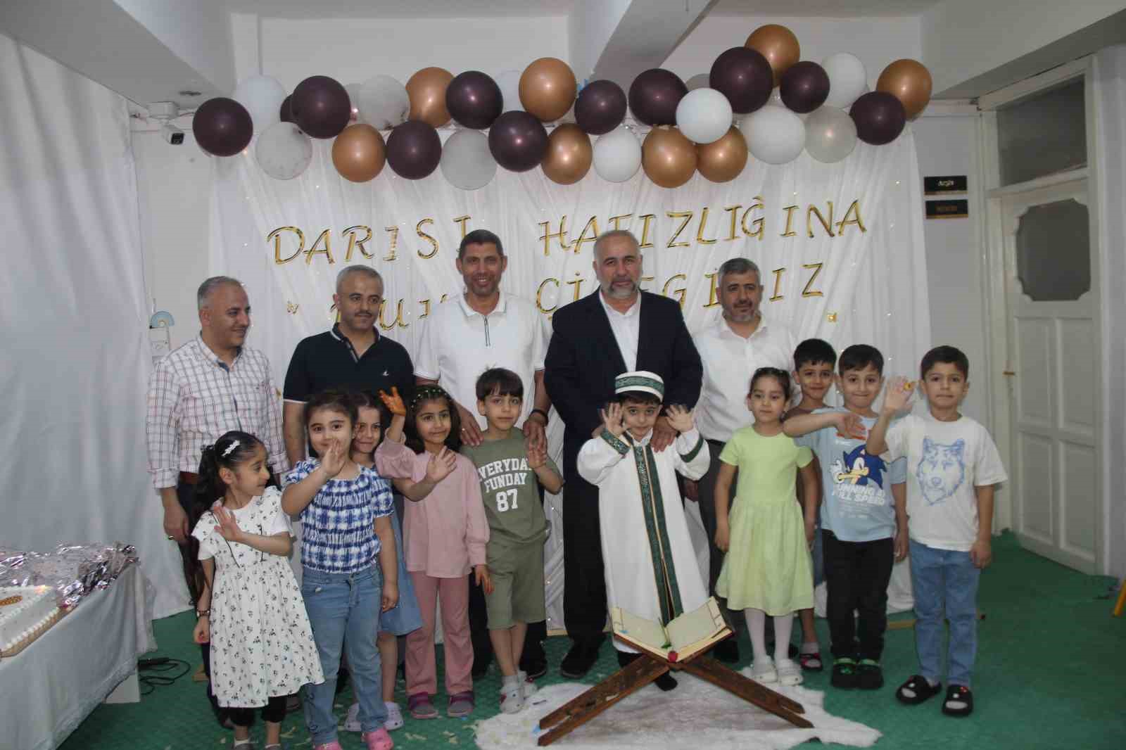 cizre-de-5-yasindaki-cocuk-22-sureyi-dinleyerek-ezberledi