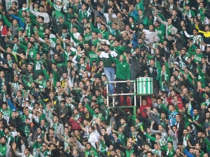 Bursaspor’un Kaptanı Teksas Tribünlerinde