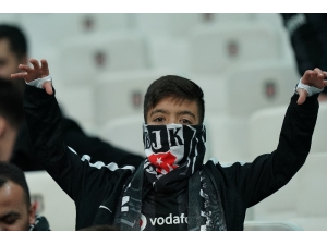 Spor Toto Süper Lig: Beşiktaş: 1 - Galatasaray: 0 (Maç Devam Ediyor)