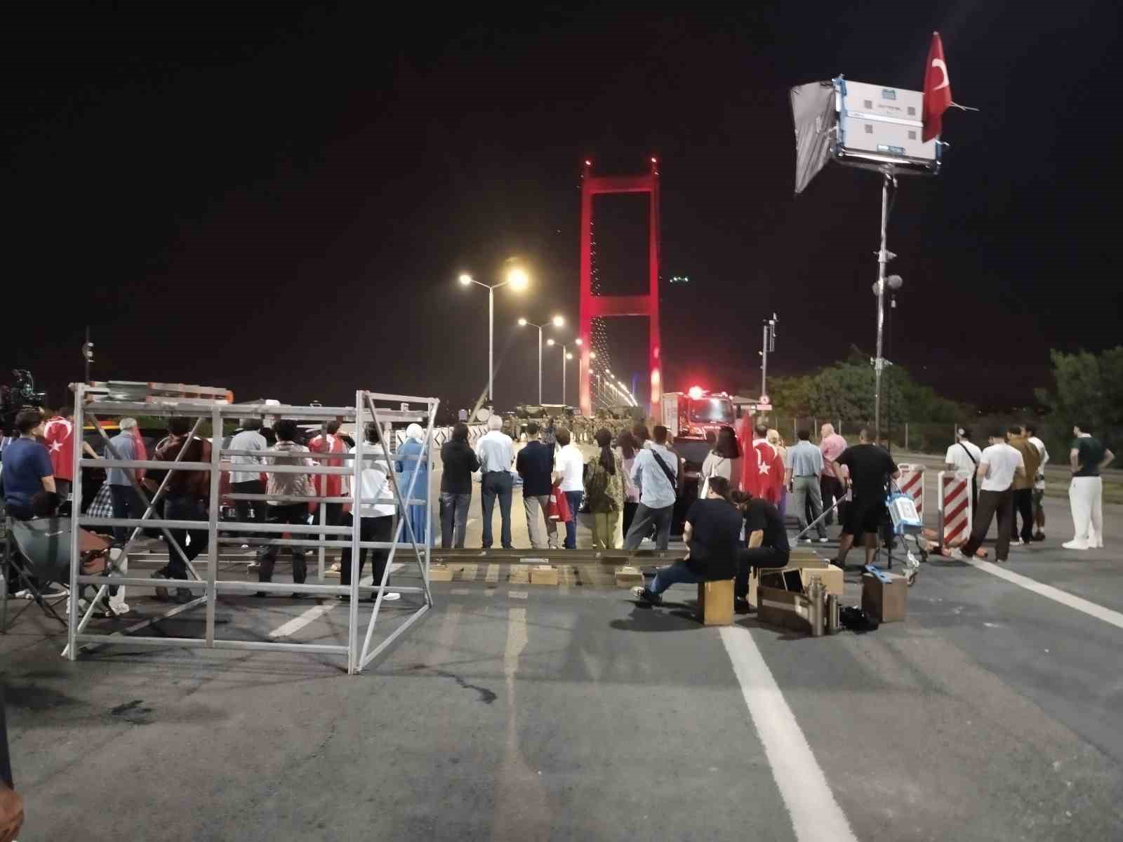 15-temmuz-sehitler-koprusu-asirlik-gece-belgesel-cekimleri-kapsaminda-trafige-kapatildi