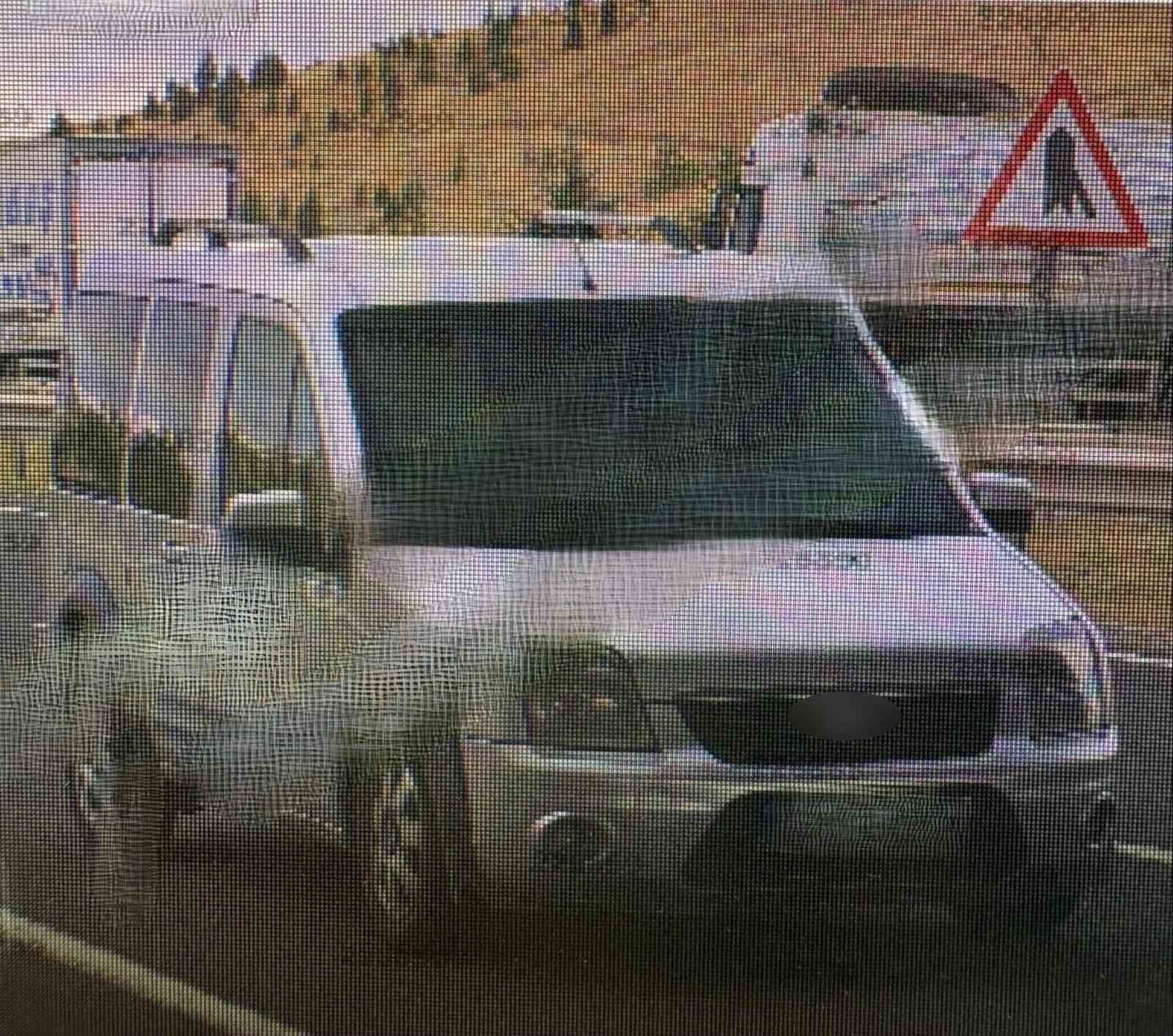 kendilerini-polis-ve-savci-diye-tanitip-milyonlari-dolandiran-2-kisi-tutuklandi