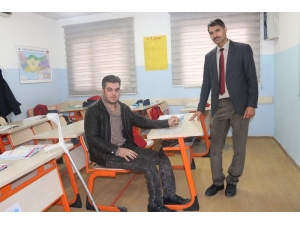 İki Bacağını Kaybetti, Tedavi İçin Geldiği Türkiye’de Hayata Tutundu