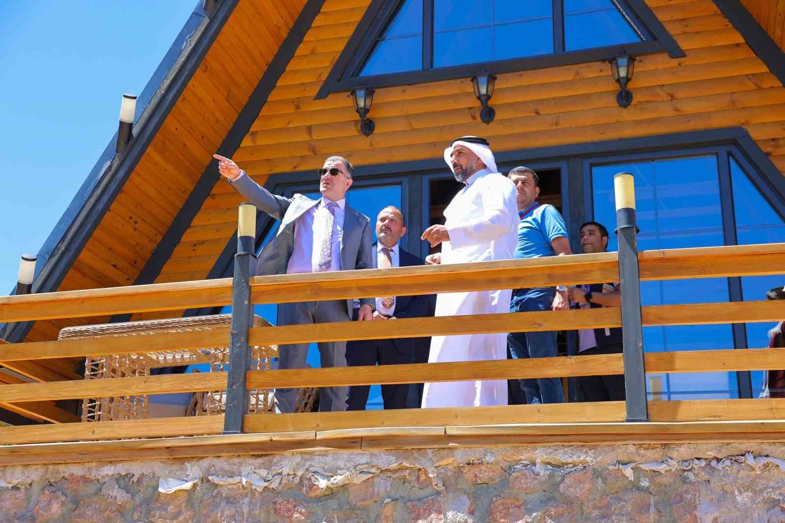 bahreynli-turistlere-bayburt-un-turizm-rotalari-tanitildi