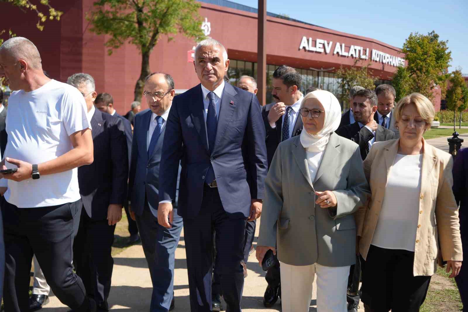 bakan-ersoy-kocaeli-de-projeleri-inceledi