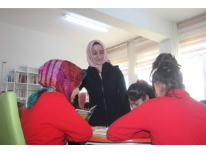 Elleri Ve Bacakları Engel Olmadı, 4 Üniversite Bitirdi, Memur Oldu