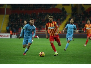 Taraftar Islıkladı Bilal Ağladı