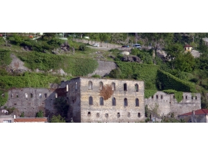 Bir Zamanlar Harabeydi...