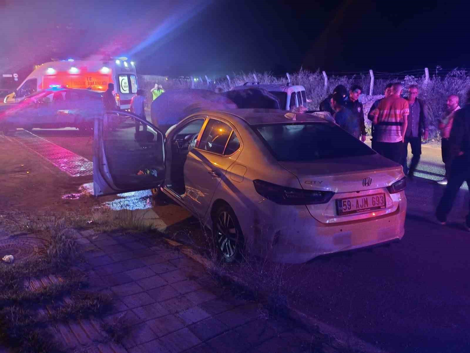 tekirdag-da-otomobil-ile-kamyonet-carpisti-4-yarali