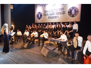 Gençlik Korosu Gönülleri Mest Etti