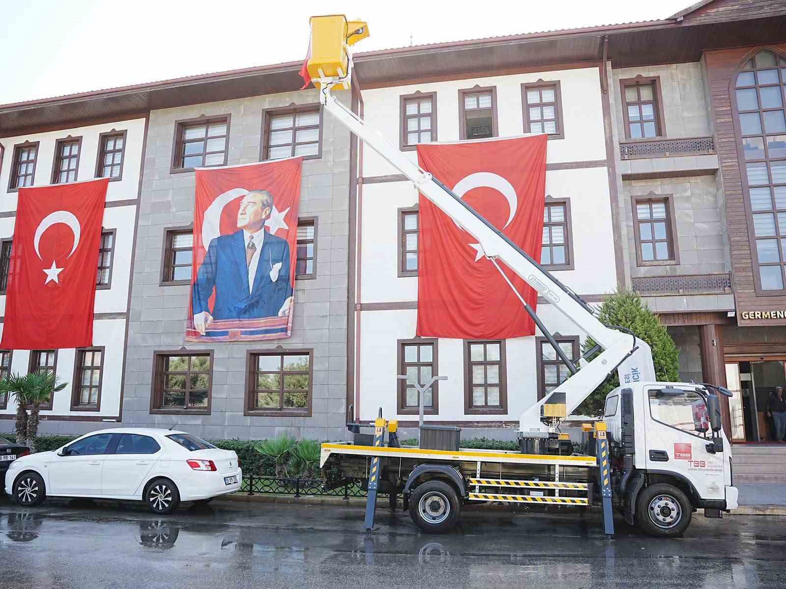 hibe-arac-germencik-belediyesi-nin-hizmetine-girdi