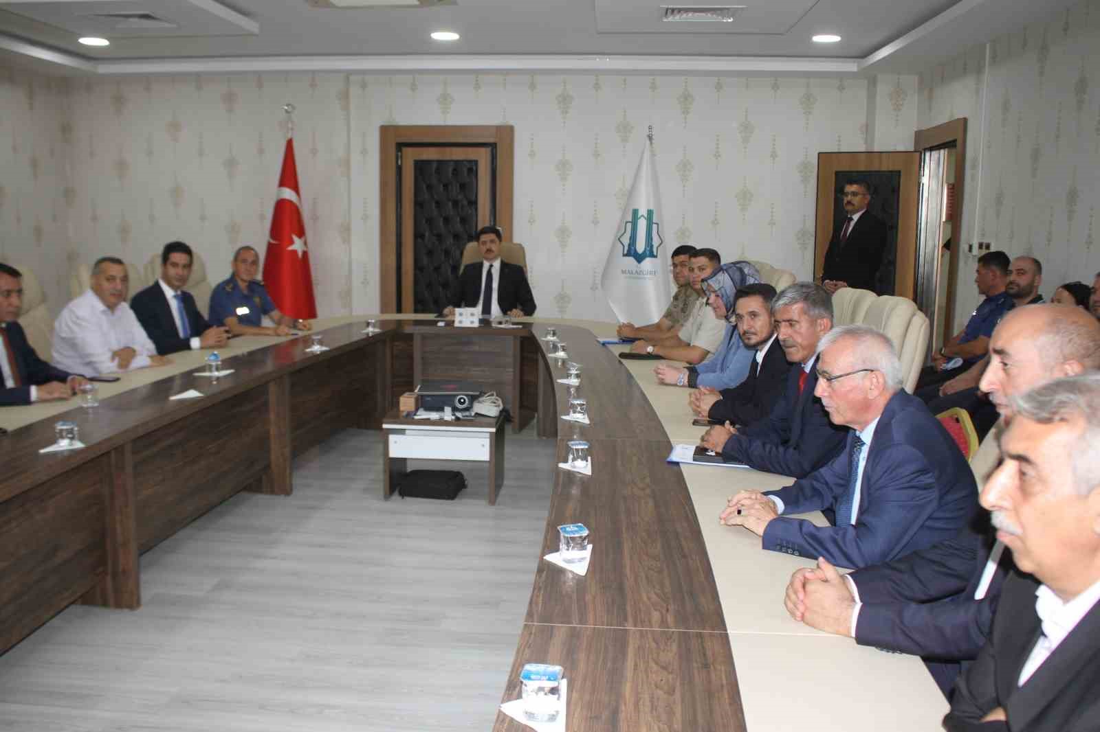malazgirt-kaymakami-ahmed-tayyib-kahraman-goreve-basladi