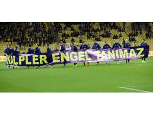 Fenerbahçe’den Anlamlı Pankart