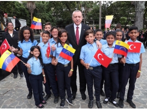 Cumhurbaşkanı Erdoğan, Simon Bolivar Anıt Mezarı’nı Ziyaret Etti