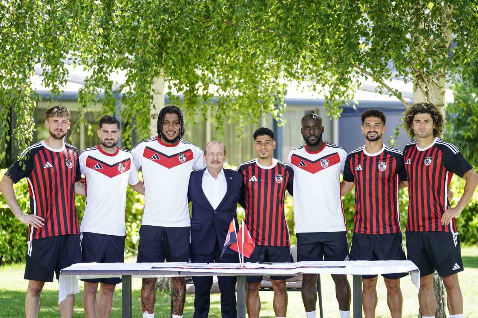 yasagi-kaldiran-gaziantep-fk-dan-transfer-sov-7-transfer-birden-aciklandi