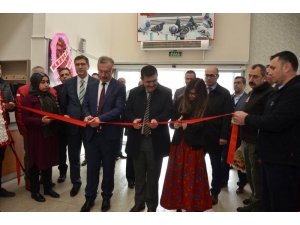 Engelli Öğrencinin Eserleri Sergilendi