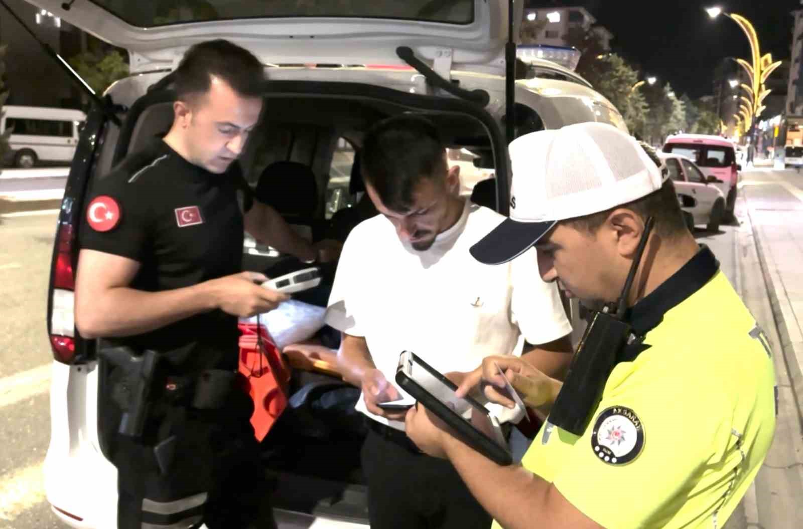 alkollu-minibus-kullanan-surucunun-ehliyetine-el-kondu