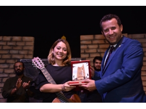 "Otogargara" Oyunu İlgiyle İzlendi