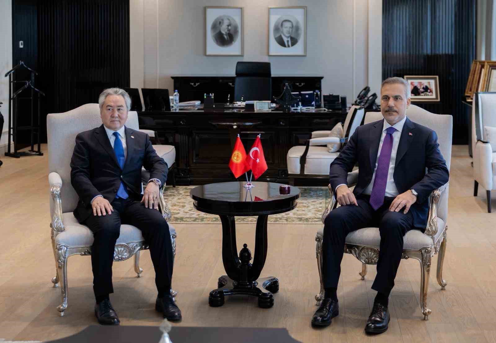 bakan-fidan-kirgizistanli-mevkidasiyla-bir-araya-geldi