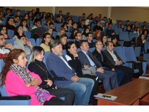 Esogü’de "Diplomatik Temsilcilerin Yargı Bağışıklığı" Konulu Konferans Düzenlendi