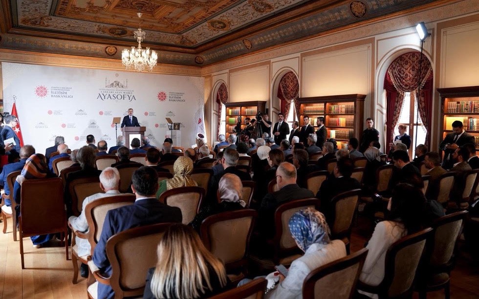 iletisim-baskani-burhanettin-duran-ayasofya-nin-ibadete-acilmasi-adeta-bir-kizilelma-ydi