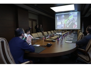 Bakan Mehmet Kasapoğlu Şampiyon Pilot Ayhancan Güven’i Kabul Etti